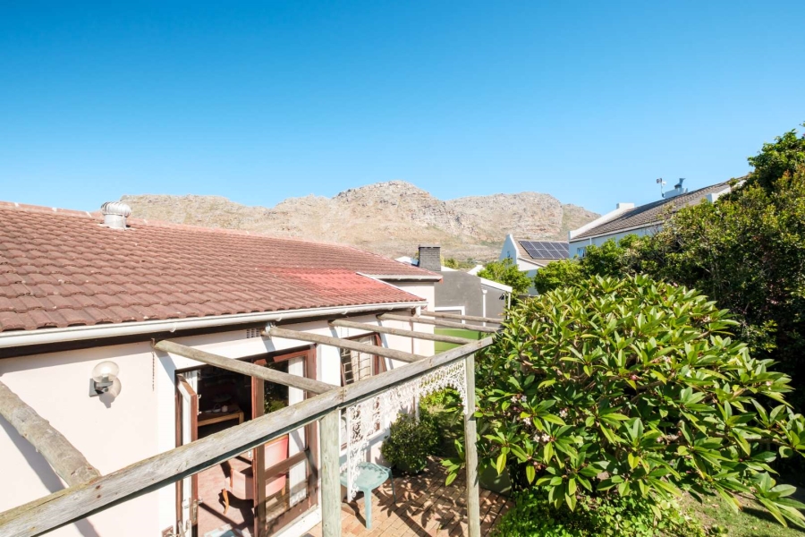 3 Bedroom Property for Sale in Lakeside Western Cape
